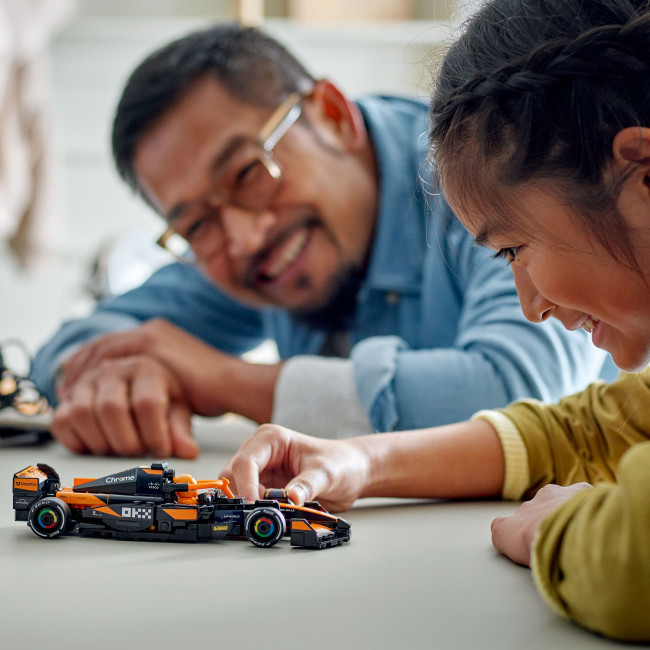 77251 McLaren F1® Team MCL38 ‑kilpa-auto