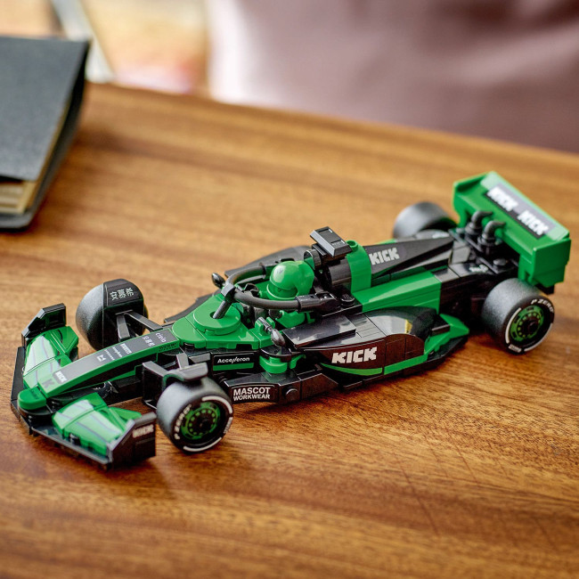 77247 KICK Sauber F1® Team C44 võidusõiduauto