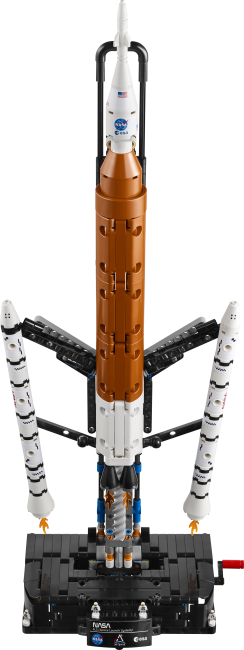 42221 NASA Artemis palaišanas sistēmas raķete