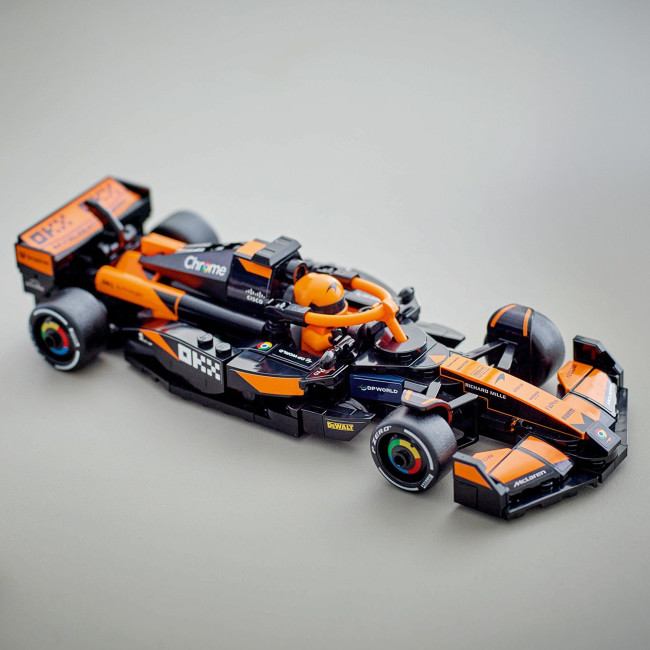 77251 McLaren F1® Team MCL38 ‑kilpa-auto