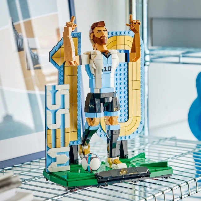 43015 Lionel Messi – Futbola leģenda