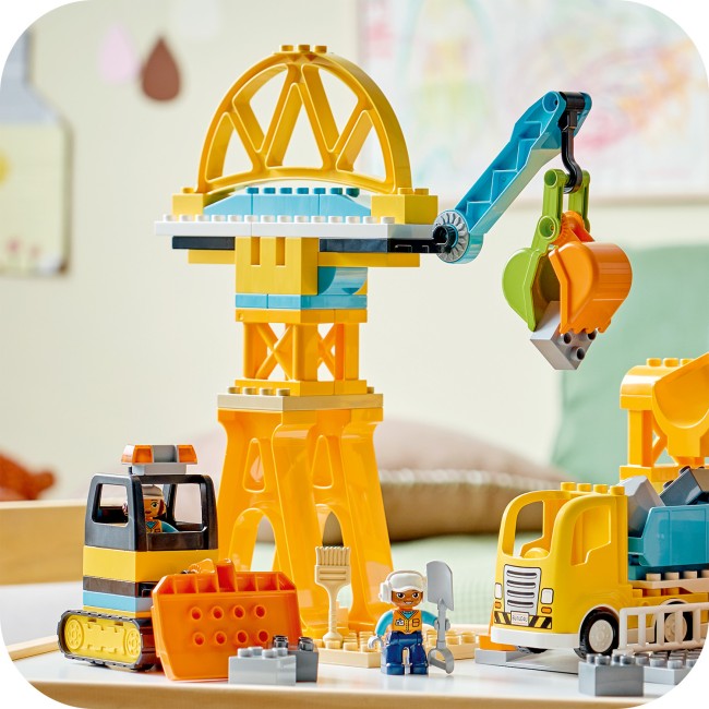 10476 “Trīs vienā” Būvlaukums un transportlīdzekļi