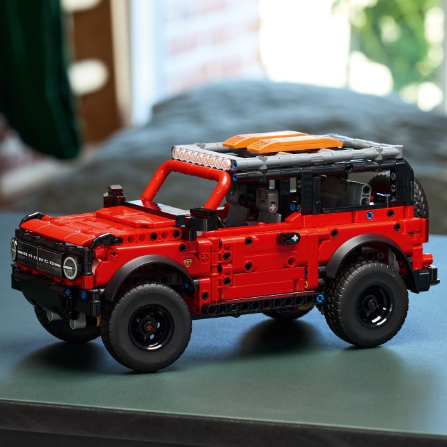 42213 Ford Bronco® maastur