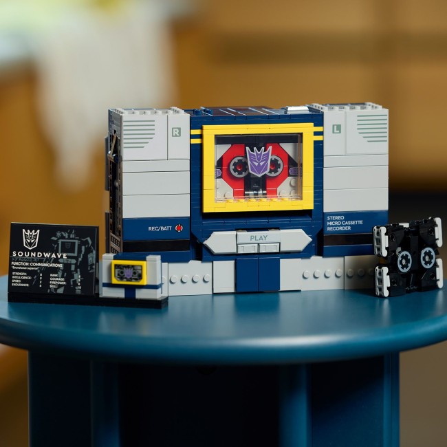 10358 Transformers: Soundwave
