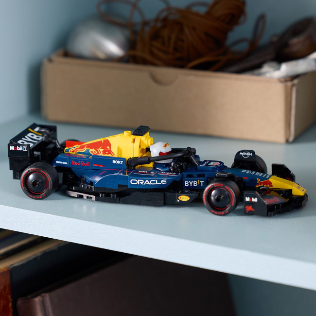 77243 Oracle Red Bull Racing RB20 F1 võidusõiduauto
