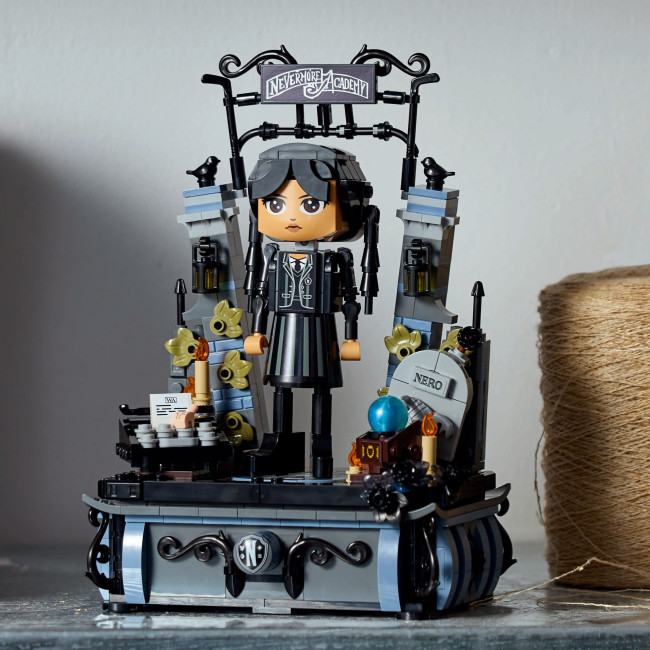 76780 Wednesday Addams figūra