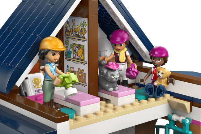 42688 Zirgu stallis un Izjāžu akadēmija