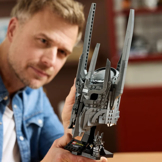 11373 Taru sormusten herrasta: Sauronin kypärä