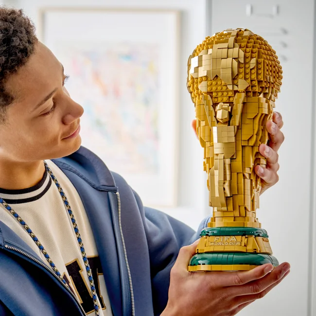 43020 FIFA Pasaules kausa Oficiālā trofeja