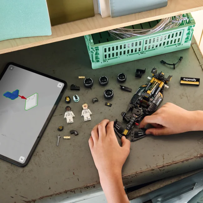 77252 APXGP komandas sacīkšu auto no F1® filmas