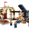 76948 LEGO Jurassic World T. rexin ja Atrociraptor-dinosauruksen pako